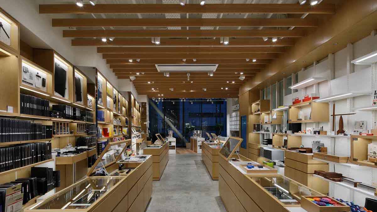 銀座伊東屋本店3階 “DESK”のデザイン事例・写真 | 建築設計